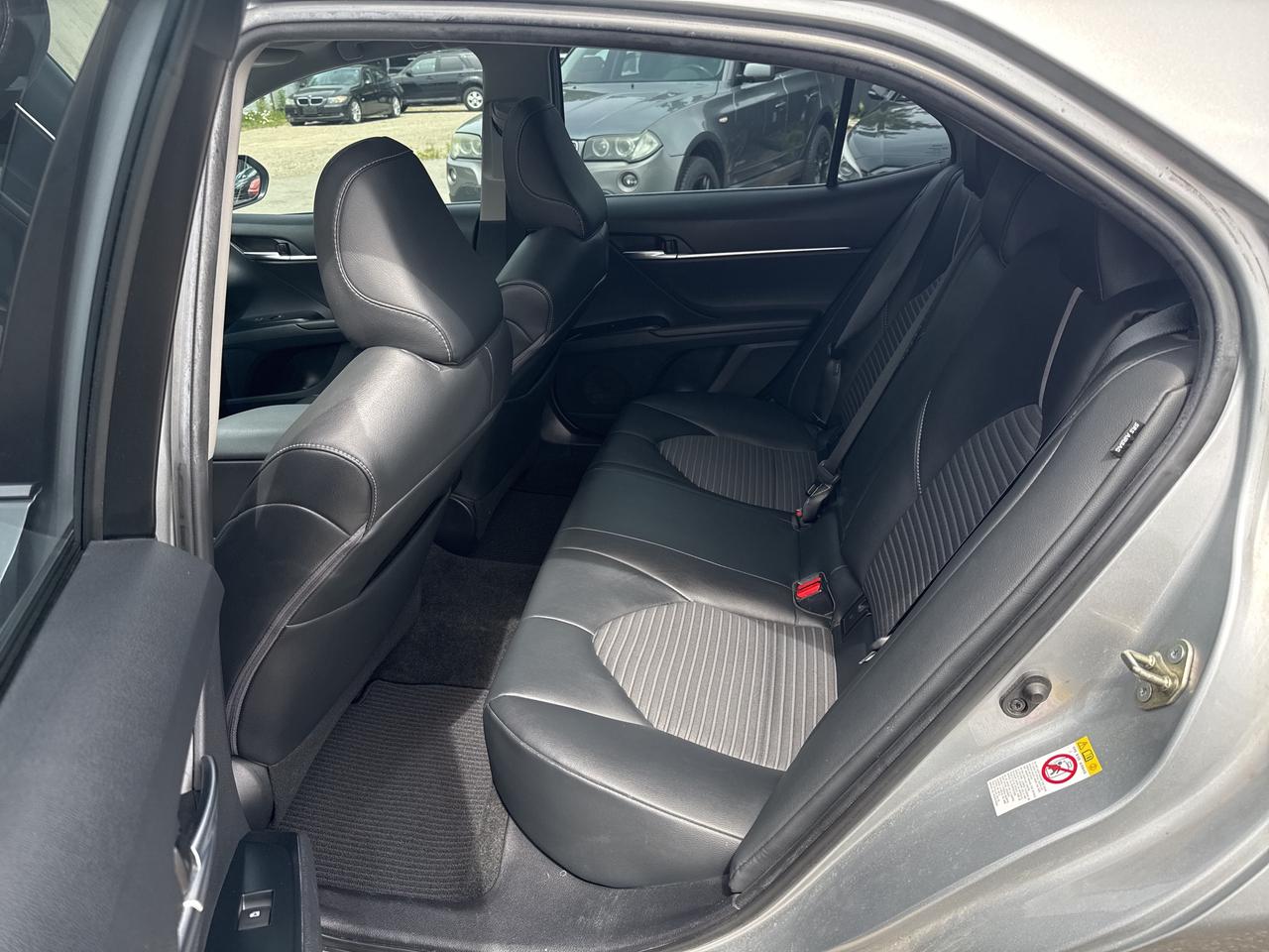 2018 Toyota Camry SE Upgrade Photo