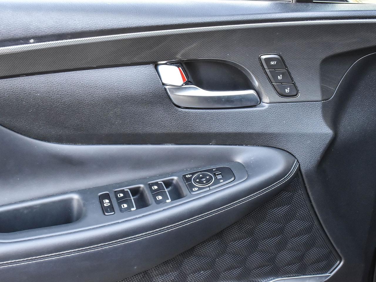 2023 Hyundai Santa Fe Hybrid Luxury Photo