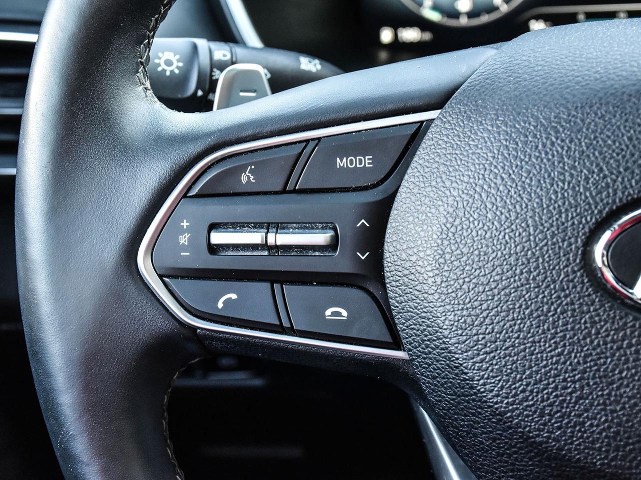 2023 Hyundai Santa Fe Hybrid Luxury Photo