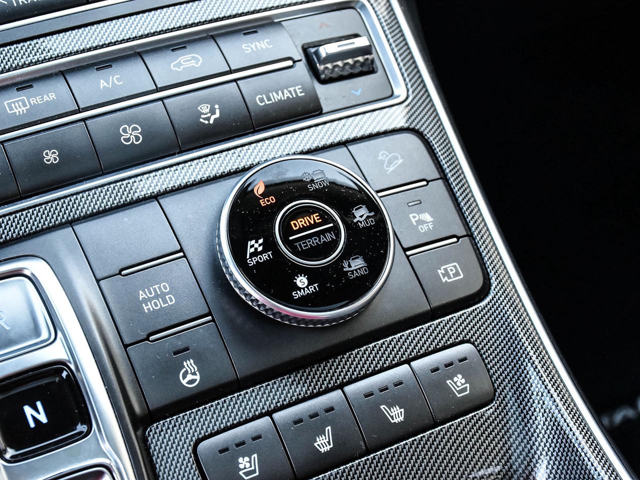 2023 Hyundai Santa Fe Hybrid Luxury Photo