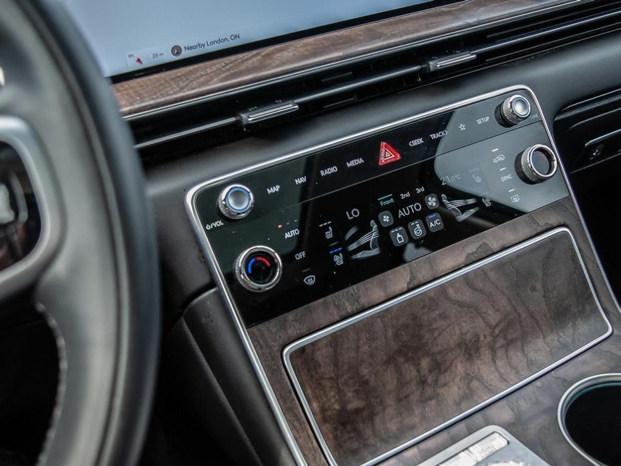 2025 Genesis GV80  Photo
