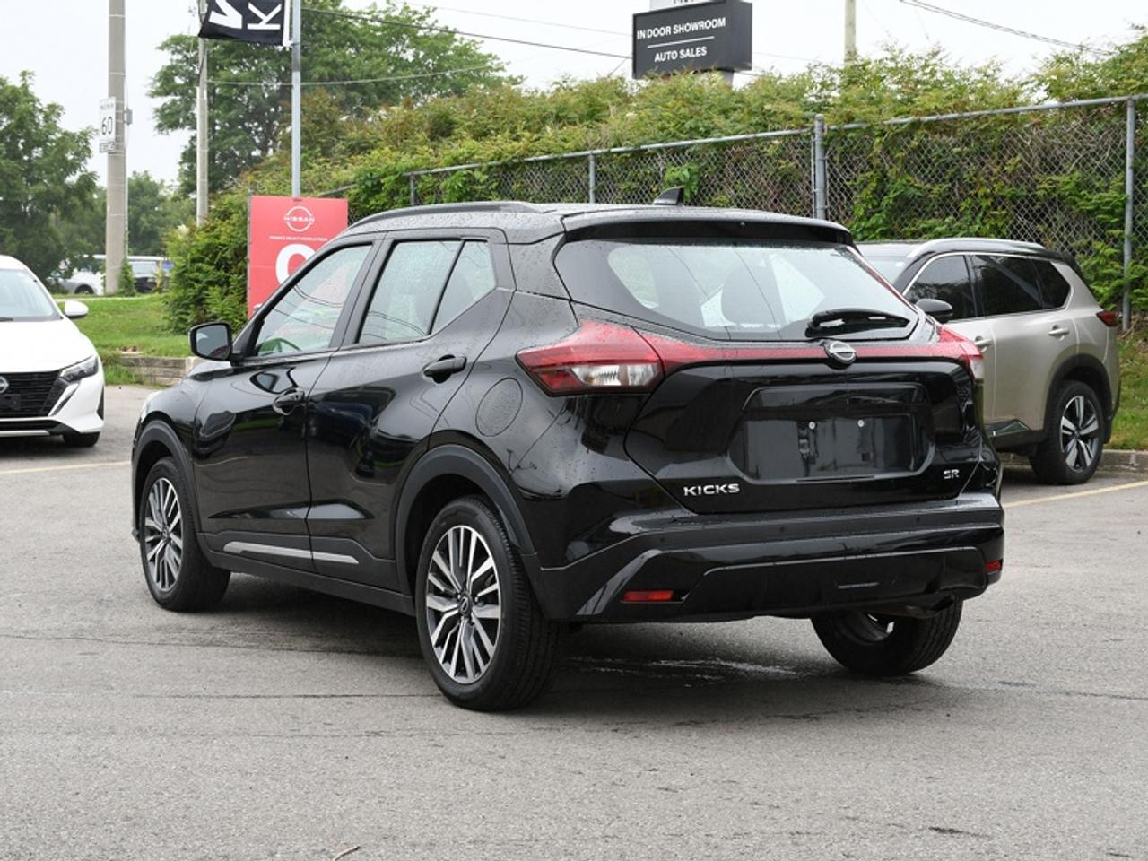 2024 Nissan Kicks SR   CarPlay   Android Auto   Heated Seats & Steer Photo