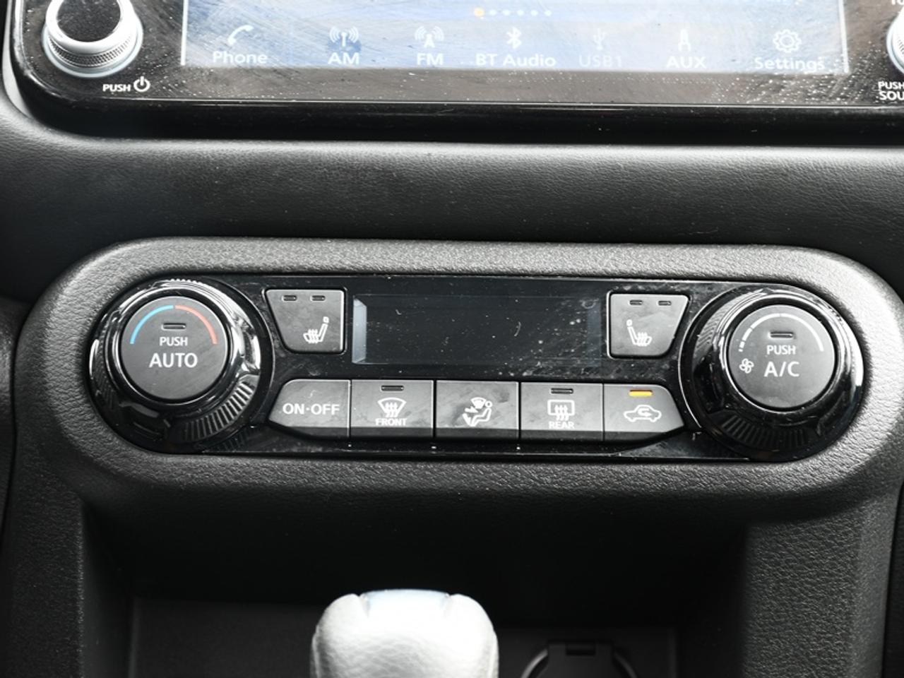 2024 Nissan Kicks SR   CarPlay   Android Auto   Heated Seats & Steer Photo