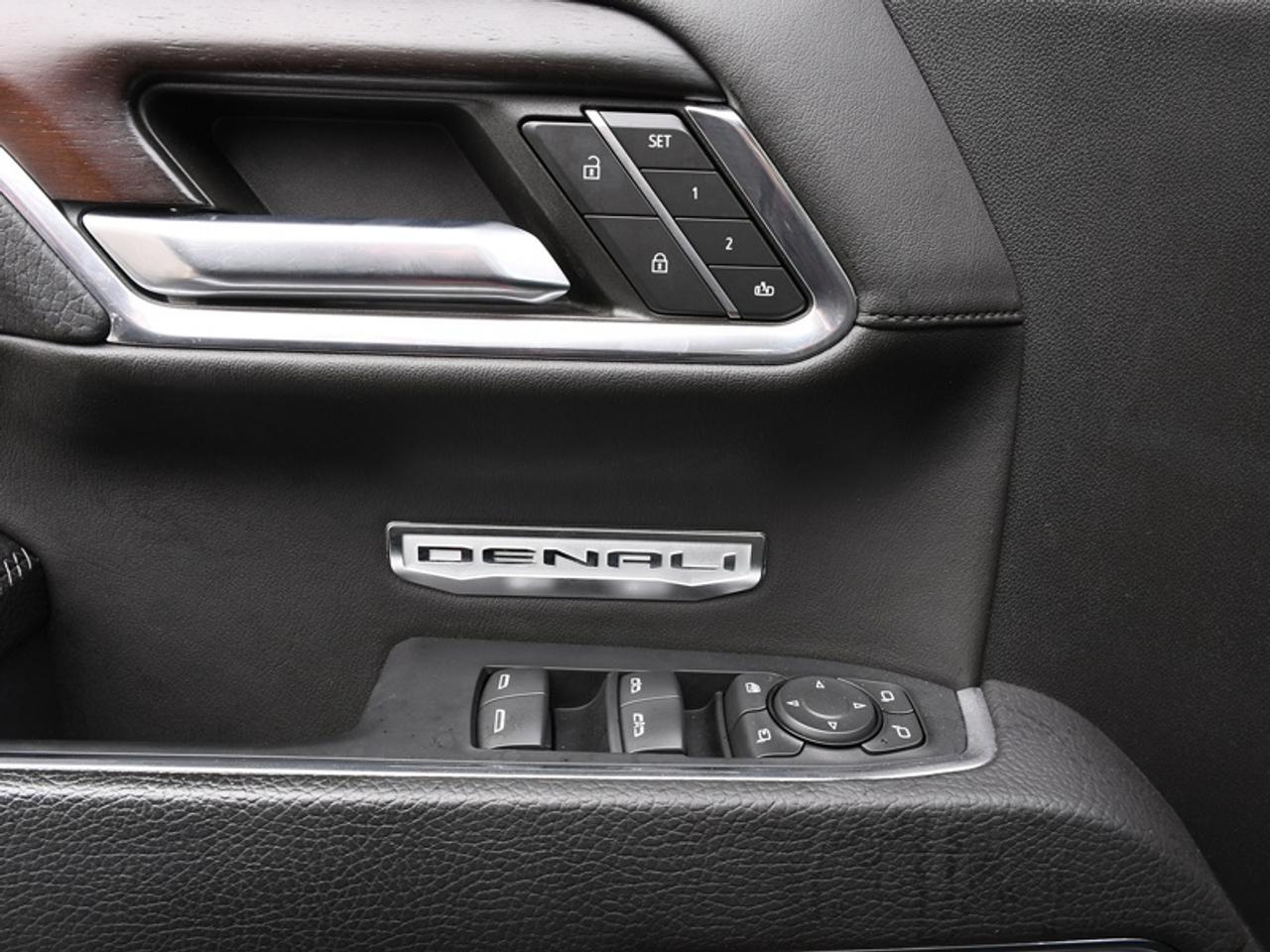 2024 Nissan Kicks SR   CarPlay   Android Auto   Heated Seats & Steer Photo