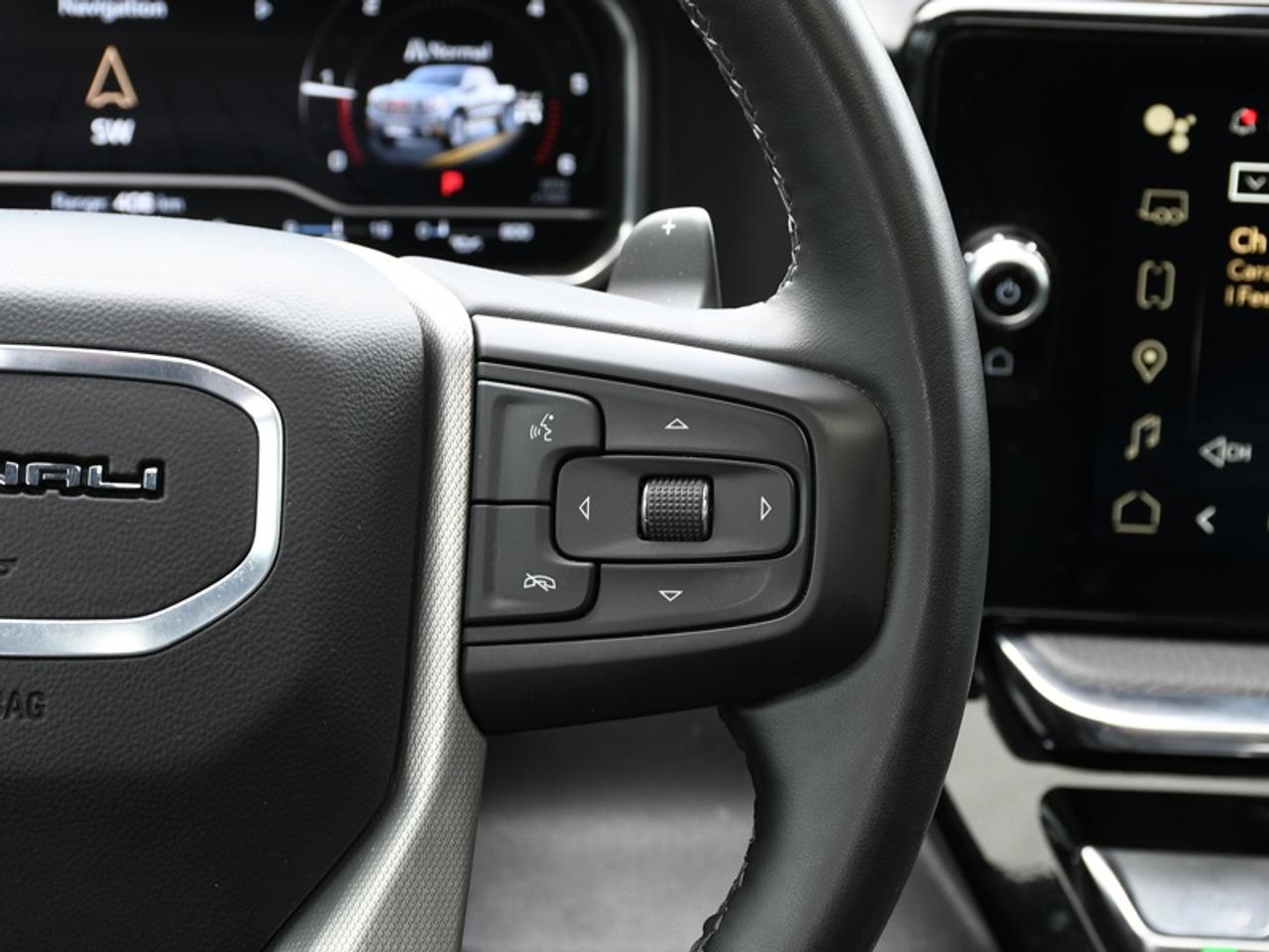 2024 Nissan Kicks SR   CarPlay   Android Auto   Heated Seats & Steer Photo