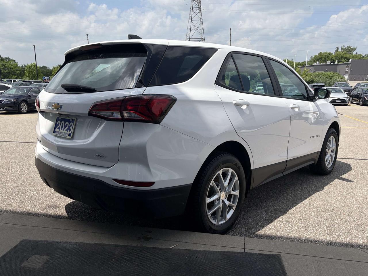 2023 Chevrolet Equinox LS Photo