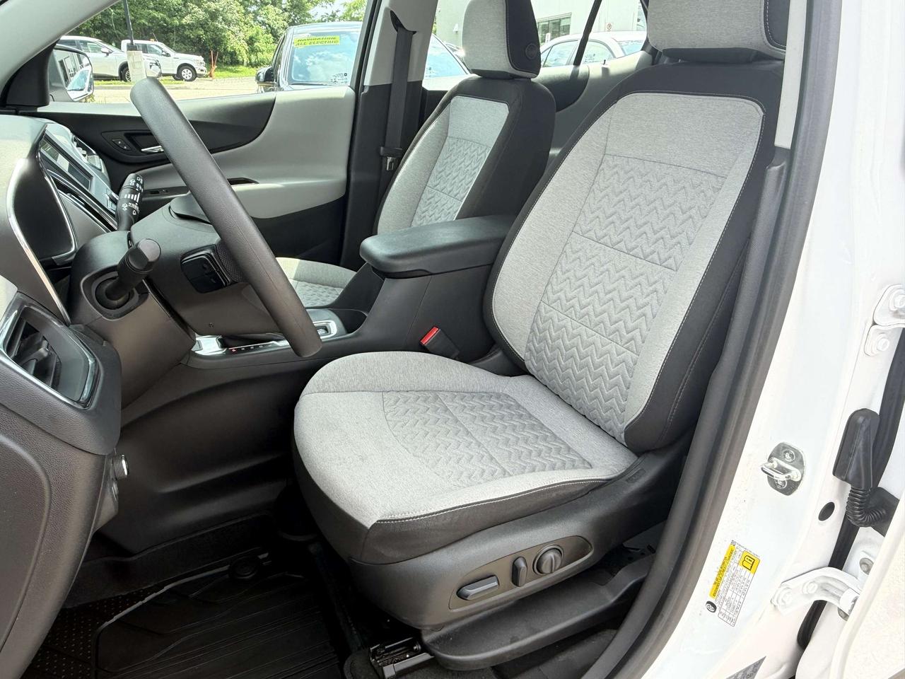 2023 Chevrolet Equinox LS Photo