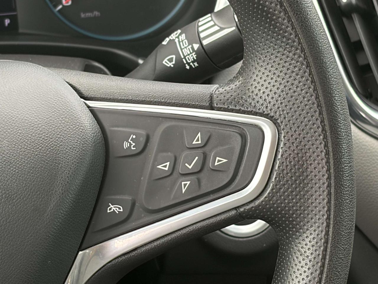 2023 Chevrolet Equinox LS Photo
