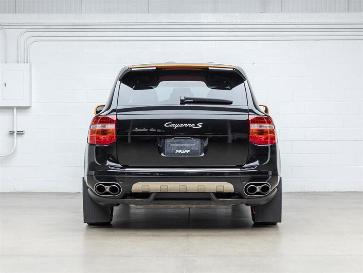 2010 Porsche Cayenne  Photo