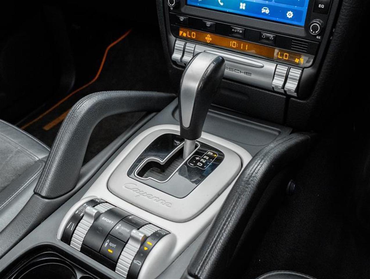 2010 Porsche Cayenne  Photo