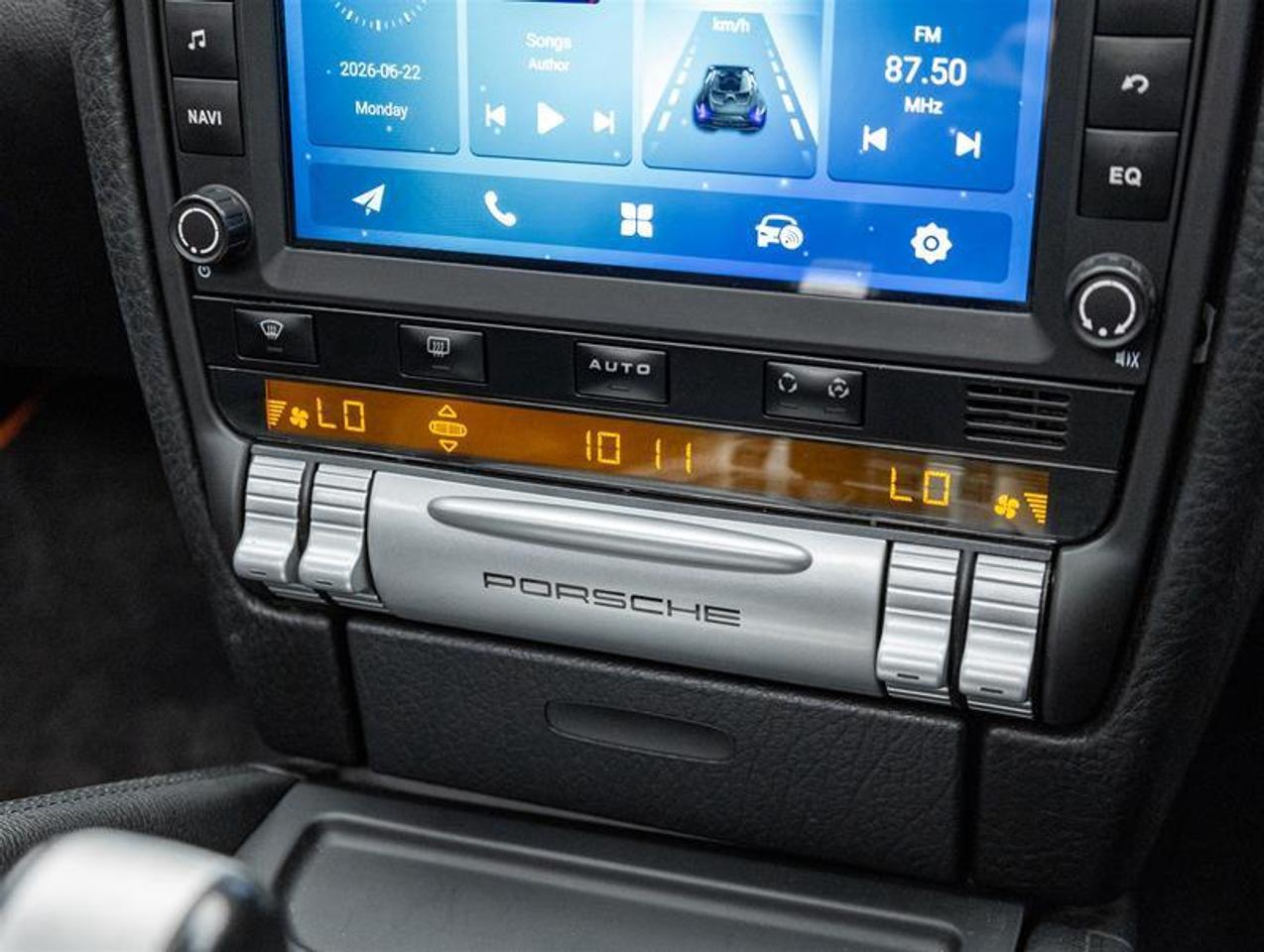 2010 Porsche Cayenne  Photo