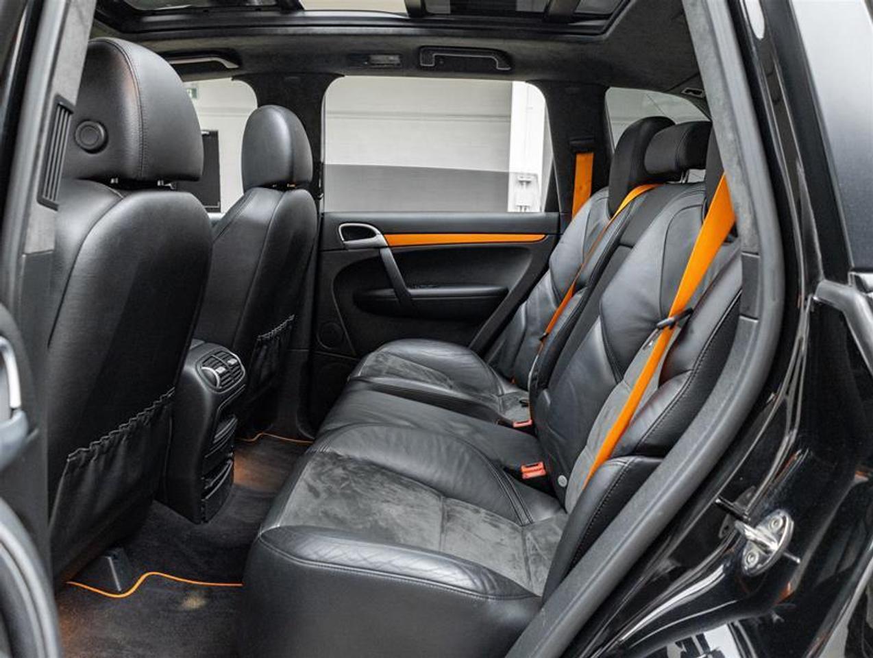 2010 Porsche Cayenne  Photo