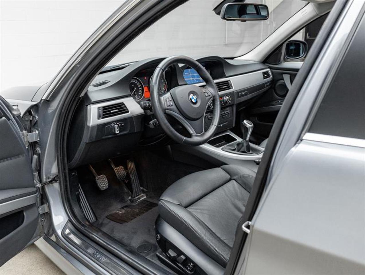 2010 BMW 335i  Photo