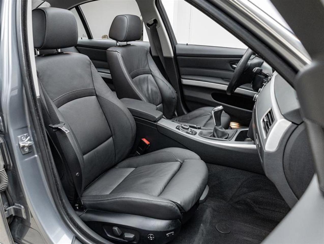 2010 BMW 335i  Photo