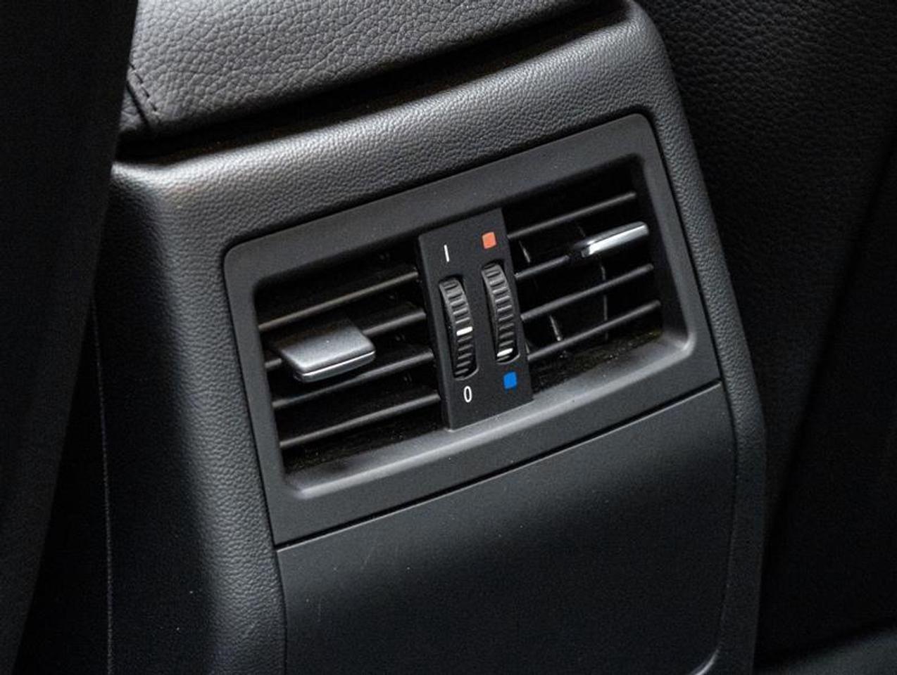 2010 BMW 335i  Photo