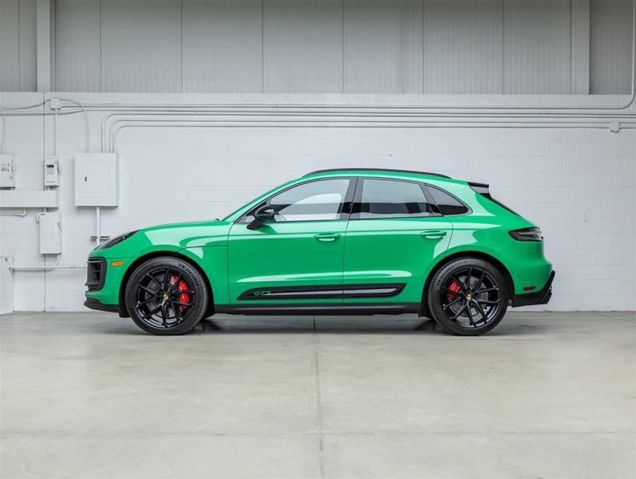 2023 Porsche Macan  Photo