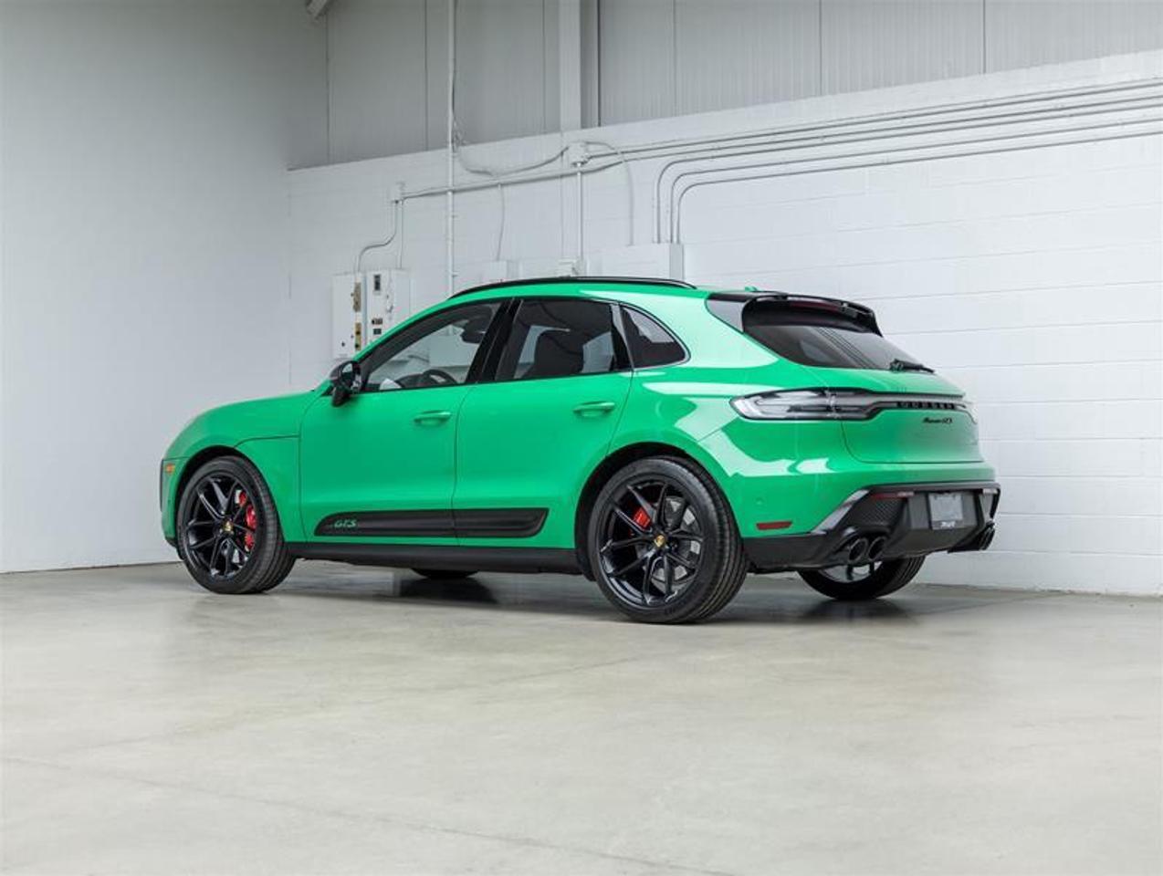 2023 Porsche Macan  Photo