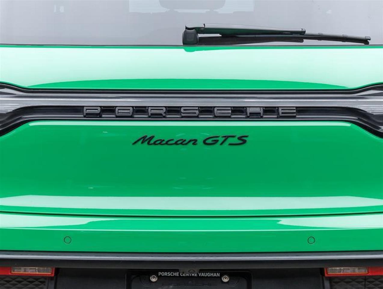 2023 Porsche Macan  Photo