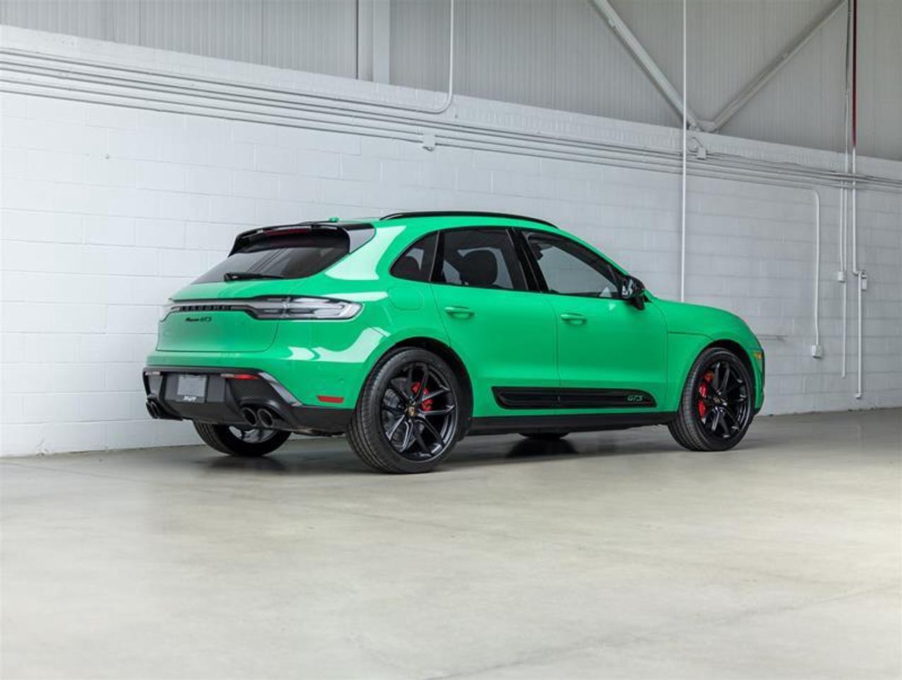 2023 Porsche Macan  Photo