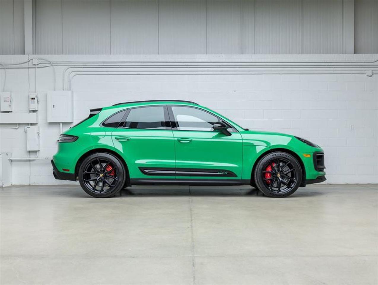 2023 Porsche Macan  Photo