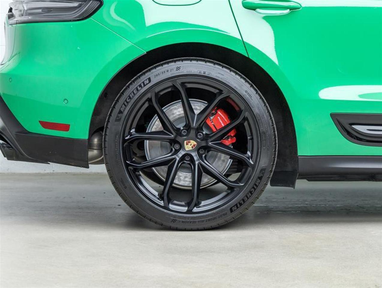 2023 Porsche Macan  Photo