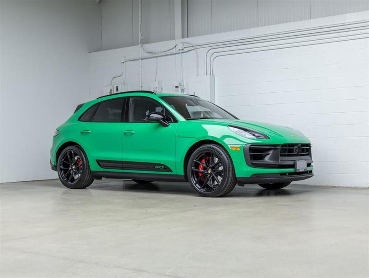 2023 Porsche Macan  Photo