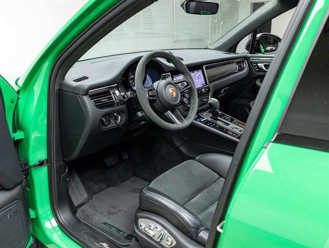 2023 Porsche Macan  Photo