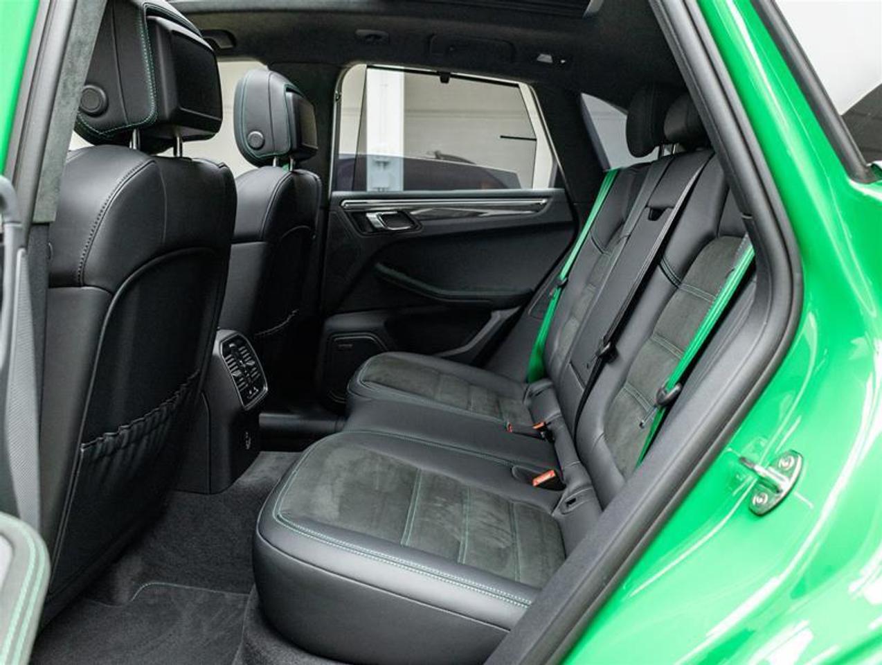 2023 Porsche Macan  Photo