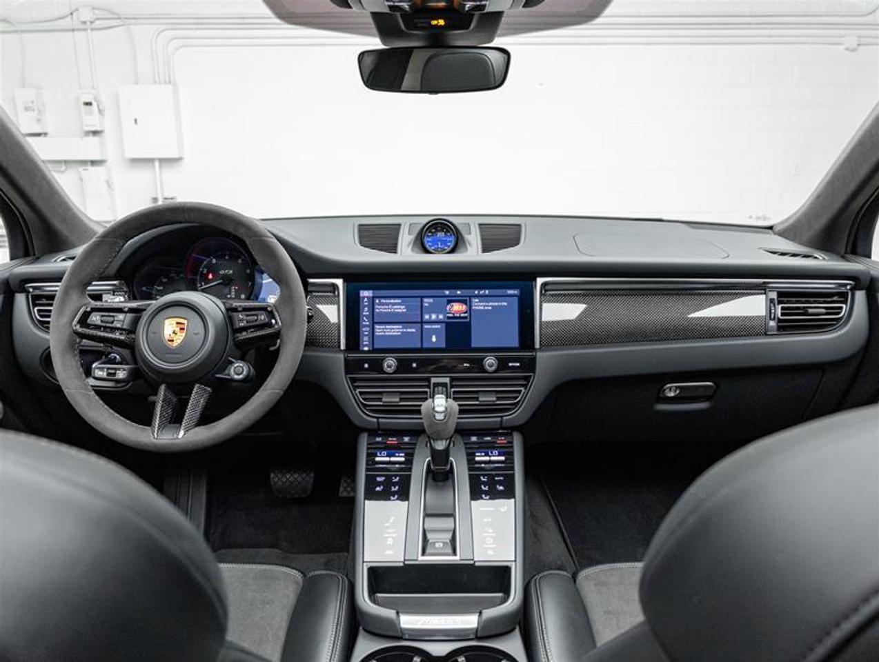 2023 Porsche Macan  Photo