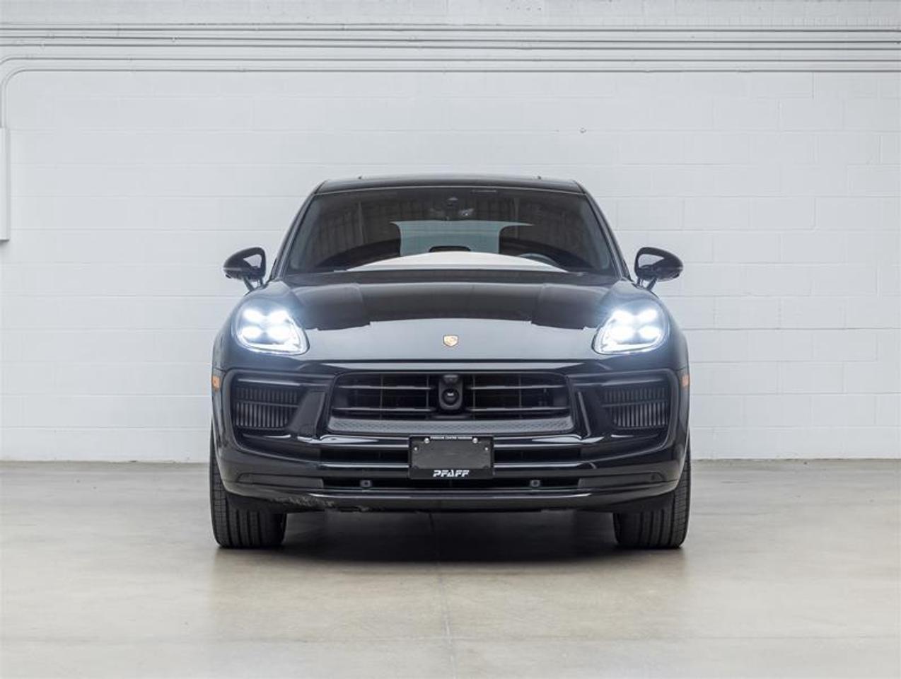 2026 Porsche Macan  Photo