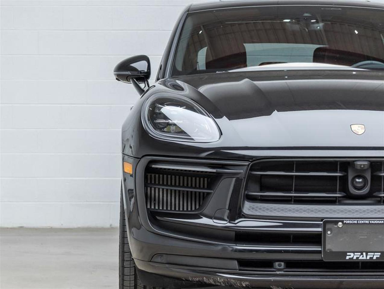 2026 Porsche Macan  Photo