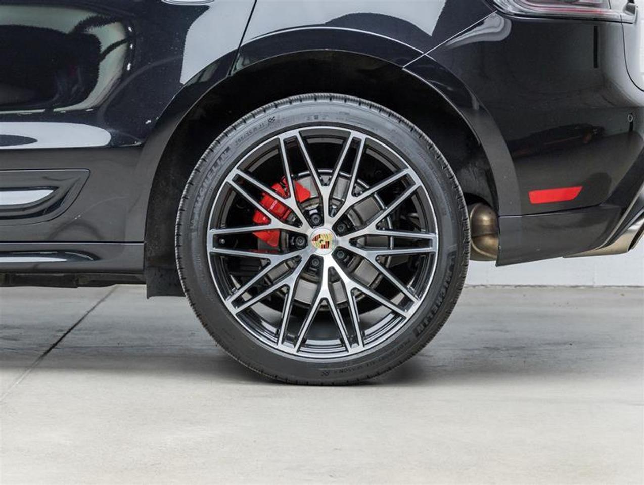 2026 Porsche Macan  Photo