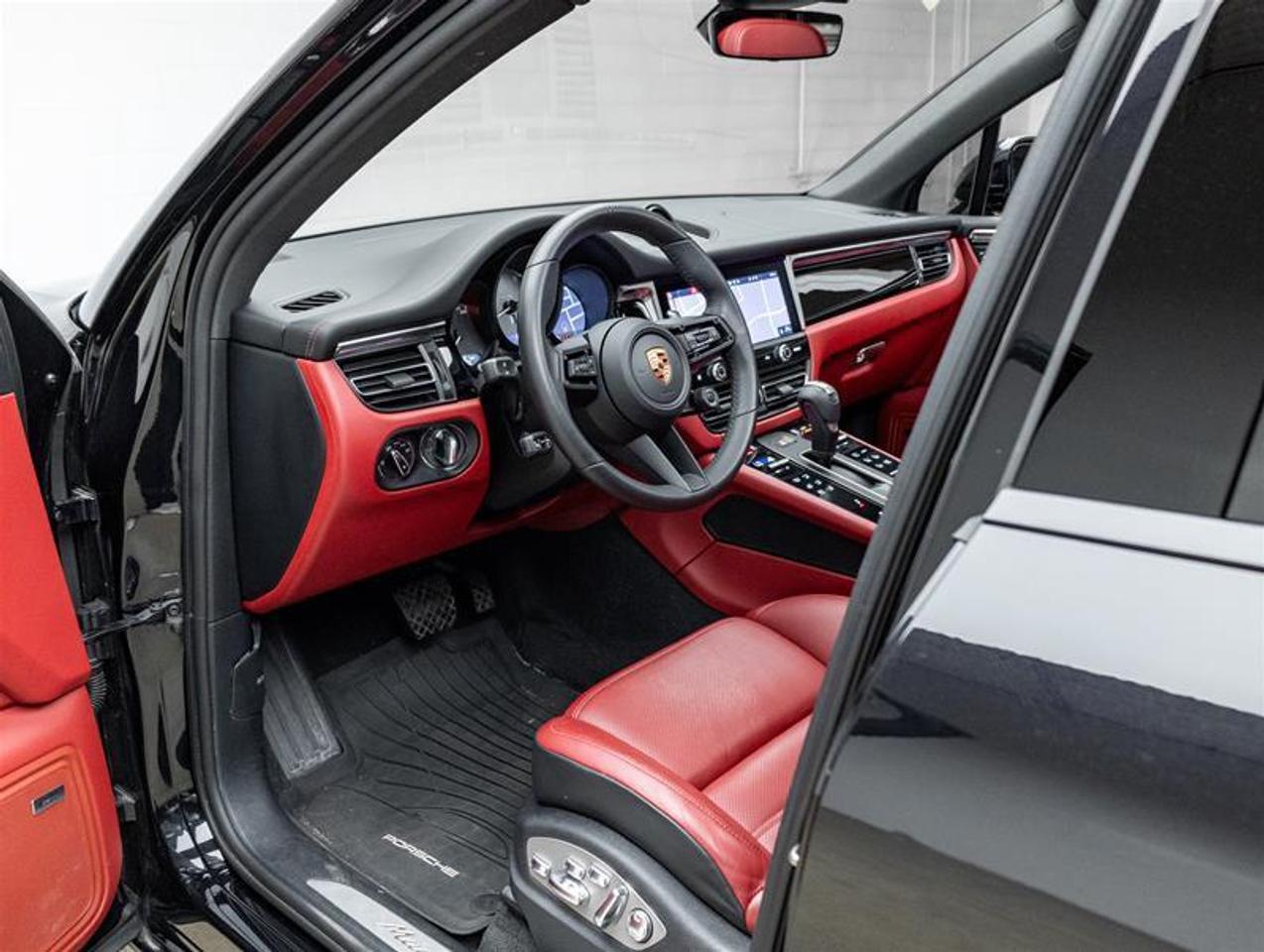 2026 Porsche Macan  Photo