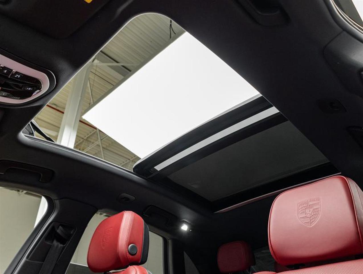 2026 Porsche Macan  Photo