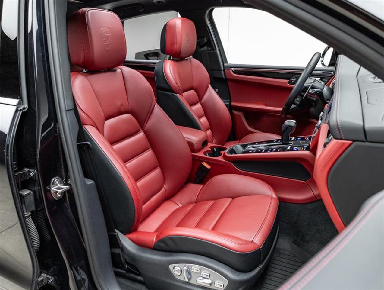 2026 Porsche Macan  Photo