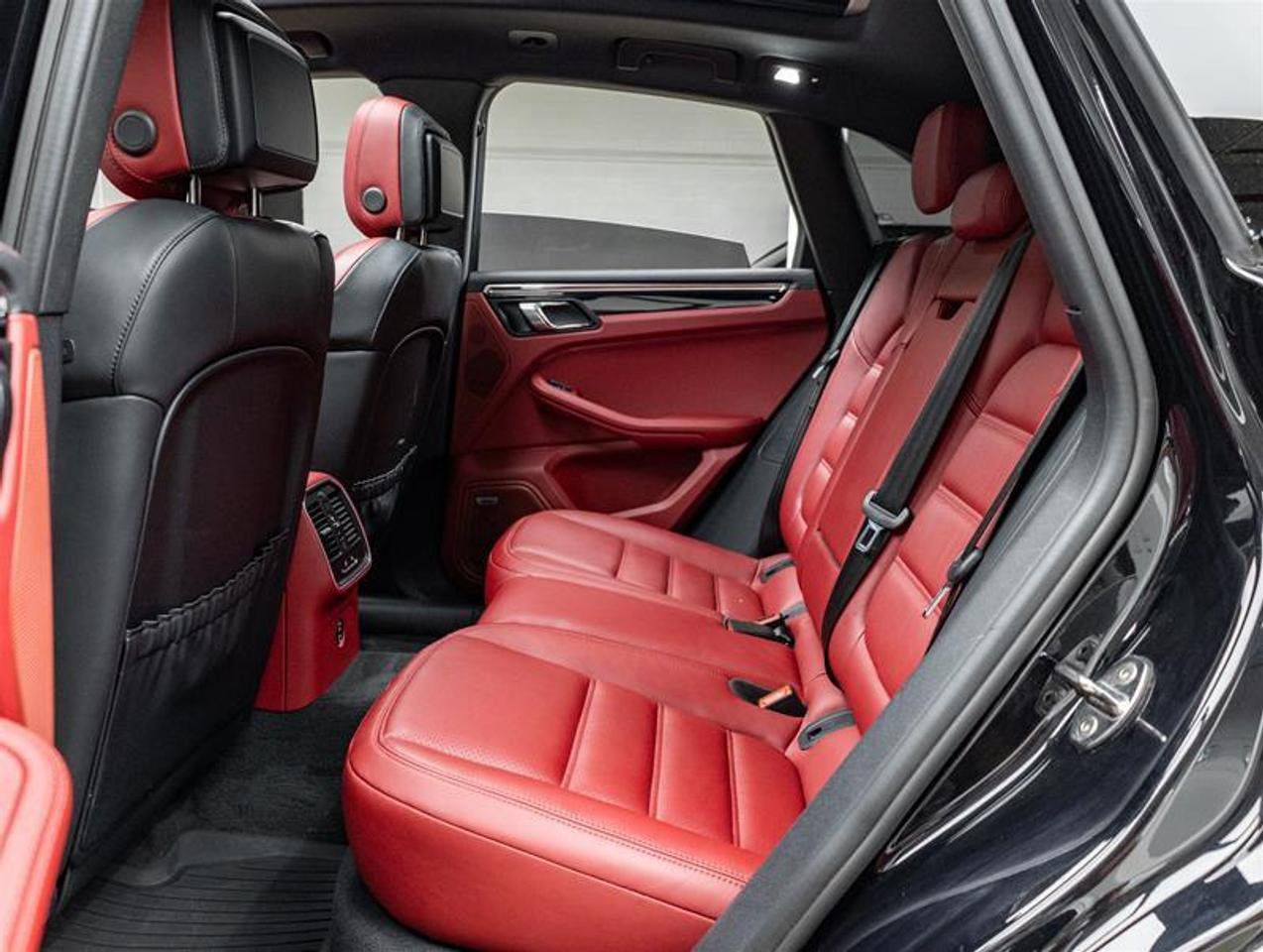 2026 Porsche Macan  Photo