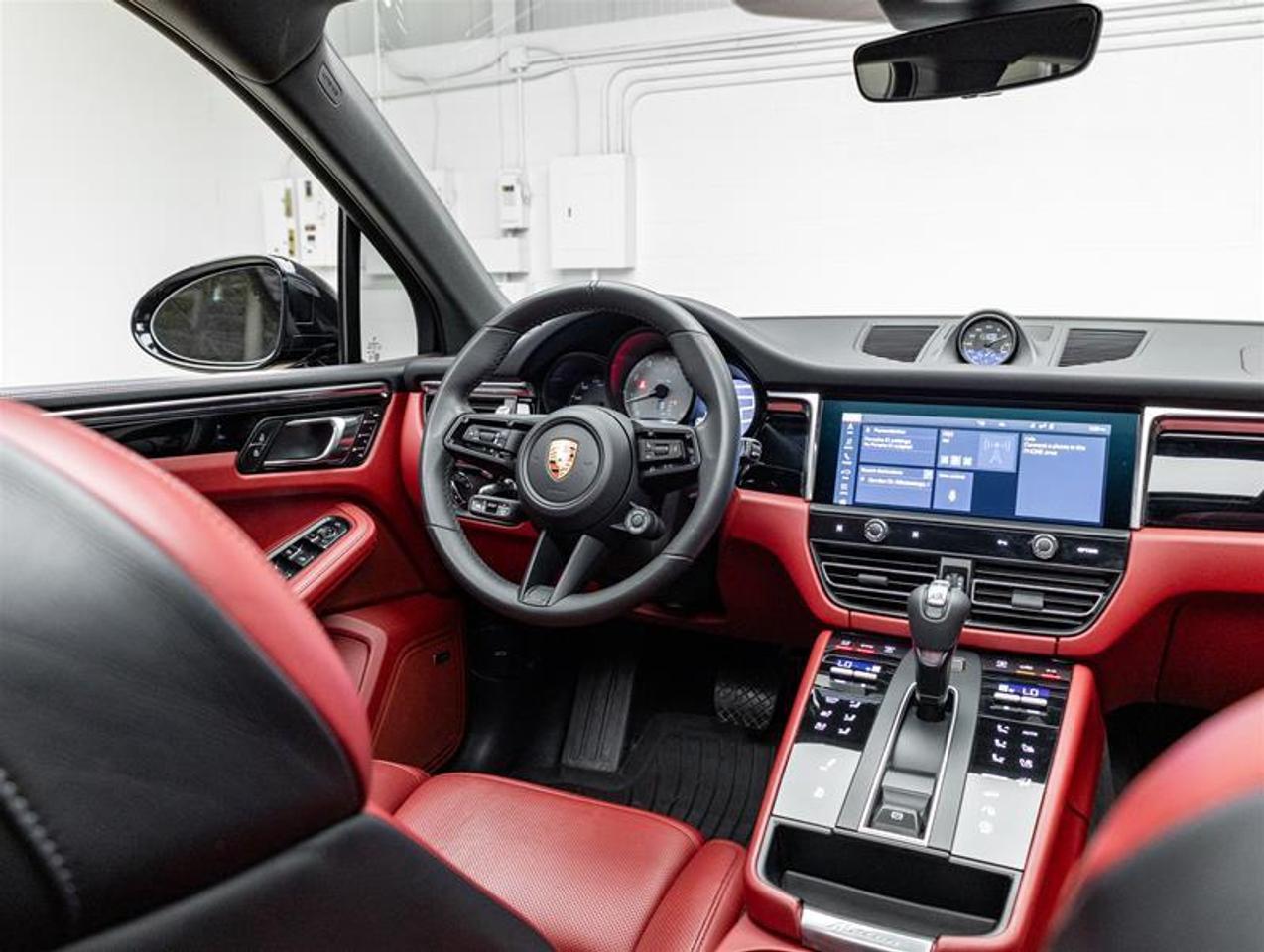 2026 Porsche Macan  Photo