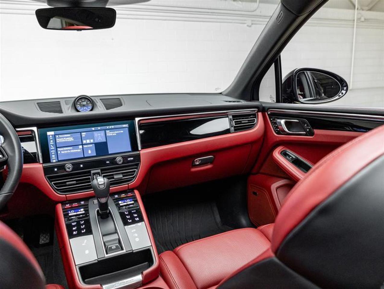 2026 Porsche Macan  Photo