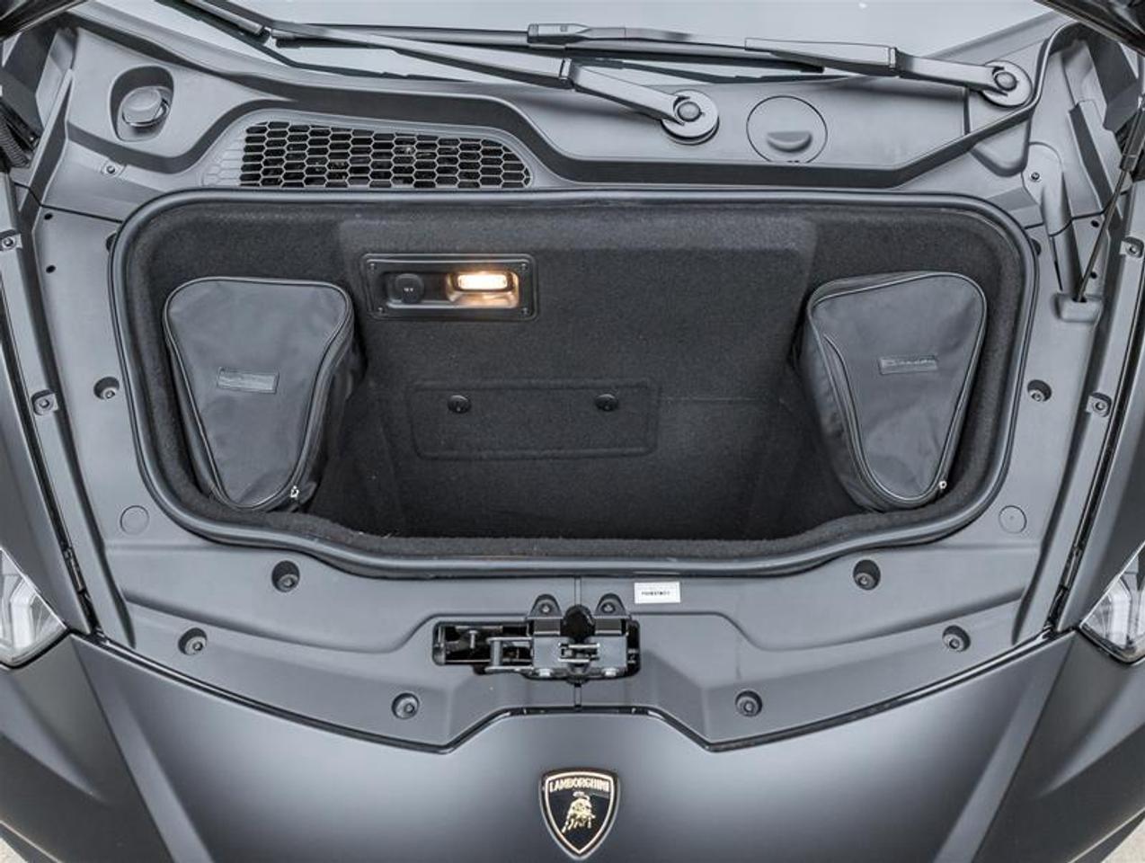 2017 Lamborghini Huracan  Photo3