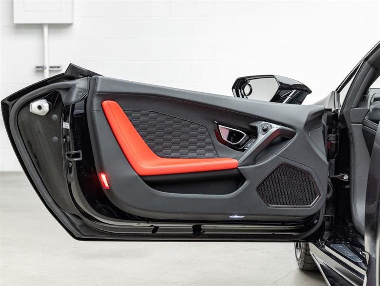2017 Lamborghini Huracan  Photo