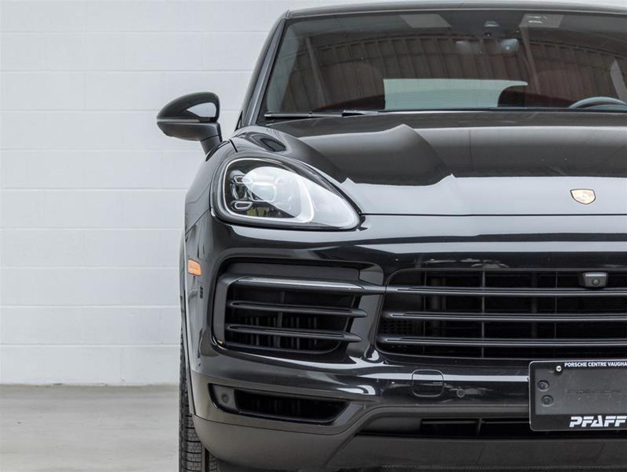 2023 Porsche Cayenne  Photo2