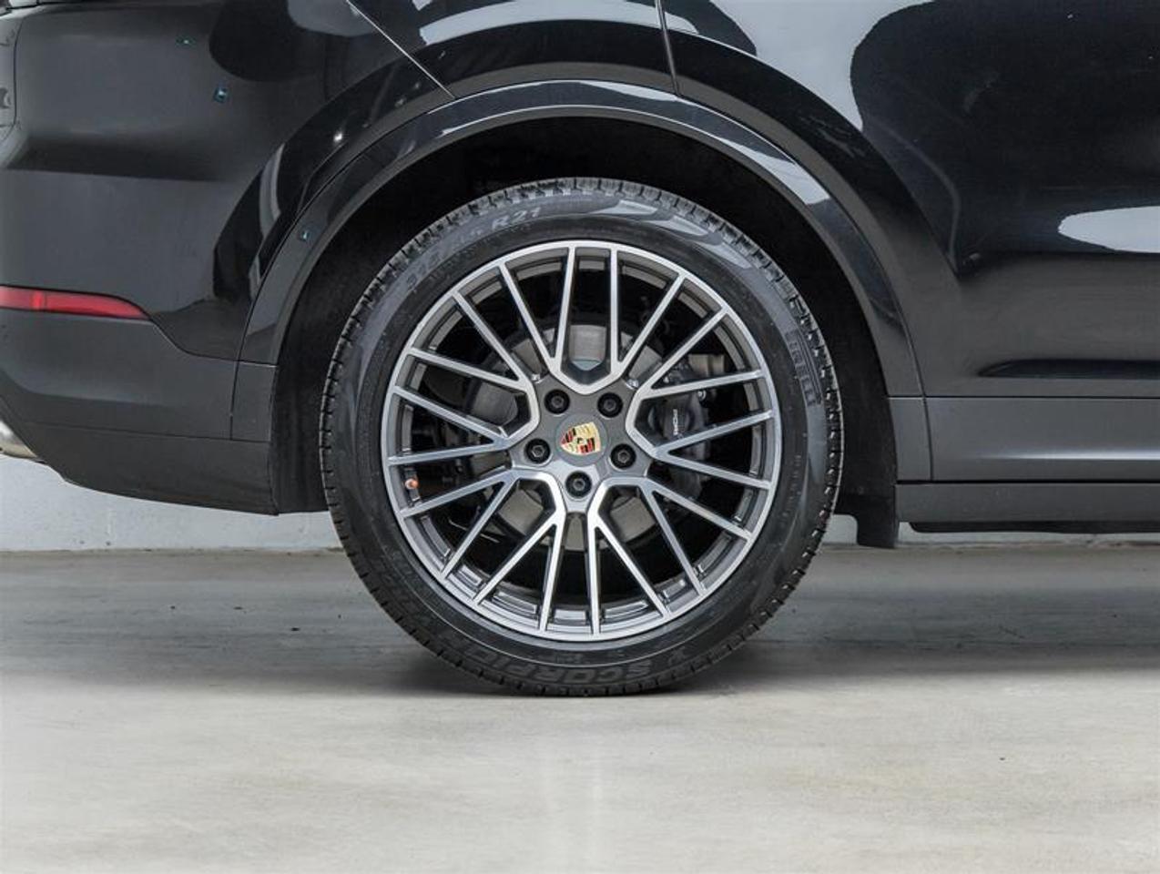2023 Porsche Cayenne  Photo