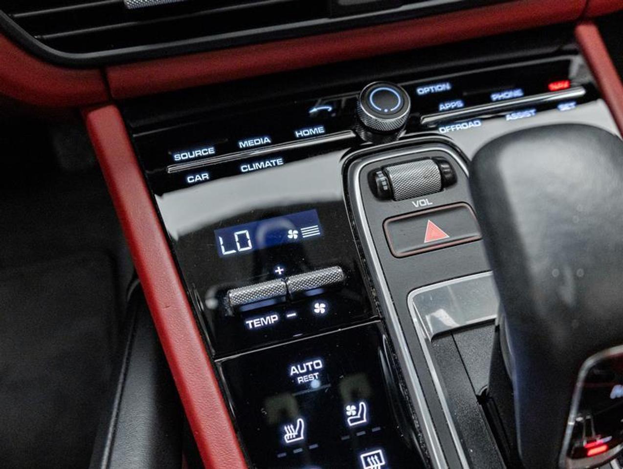 2023 Porsche Cayenne  Photo
