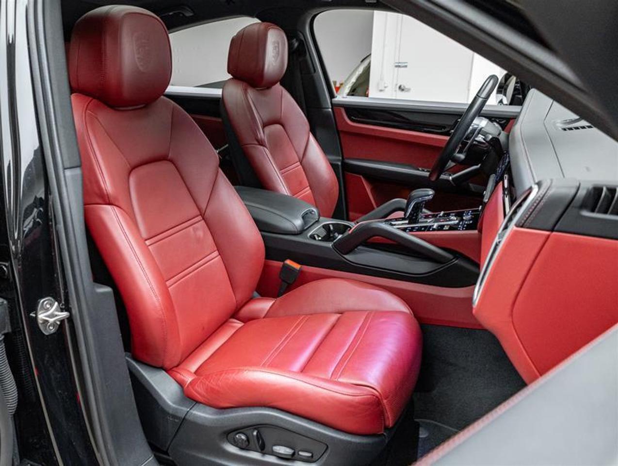 2023 Porsche Cayenne  Photo