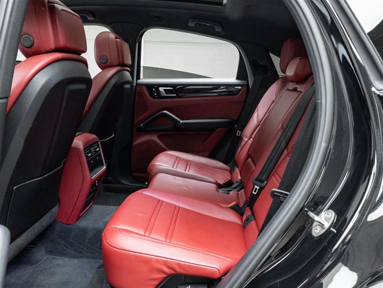 2023 Porsche Cayenne  Photo