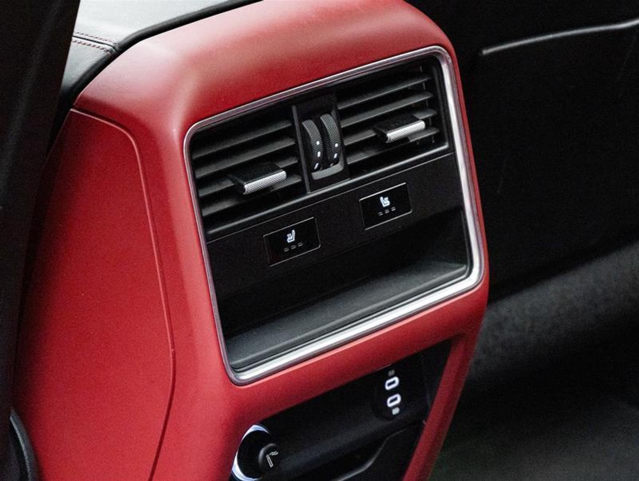 2023 Porsche Cayenne  Photo