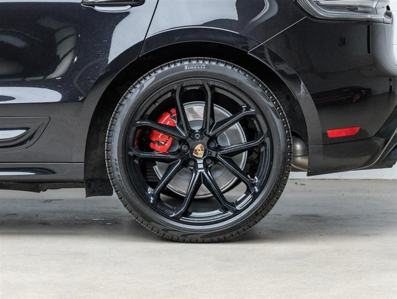2024 Porsche Macan  Photo