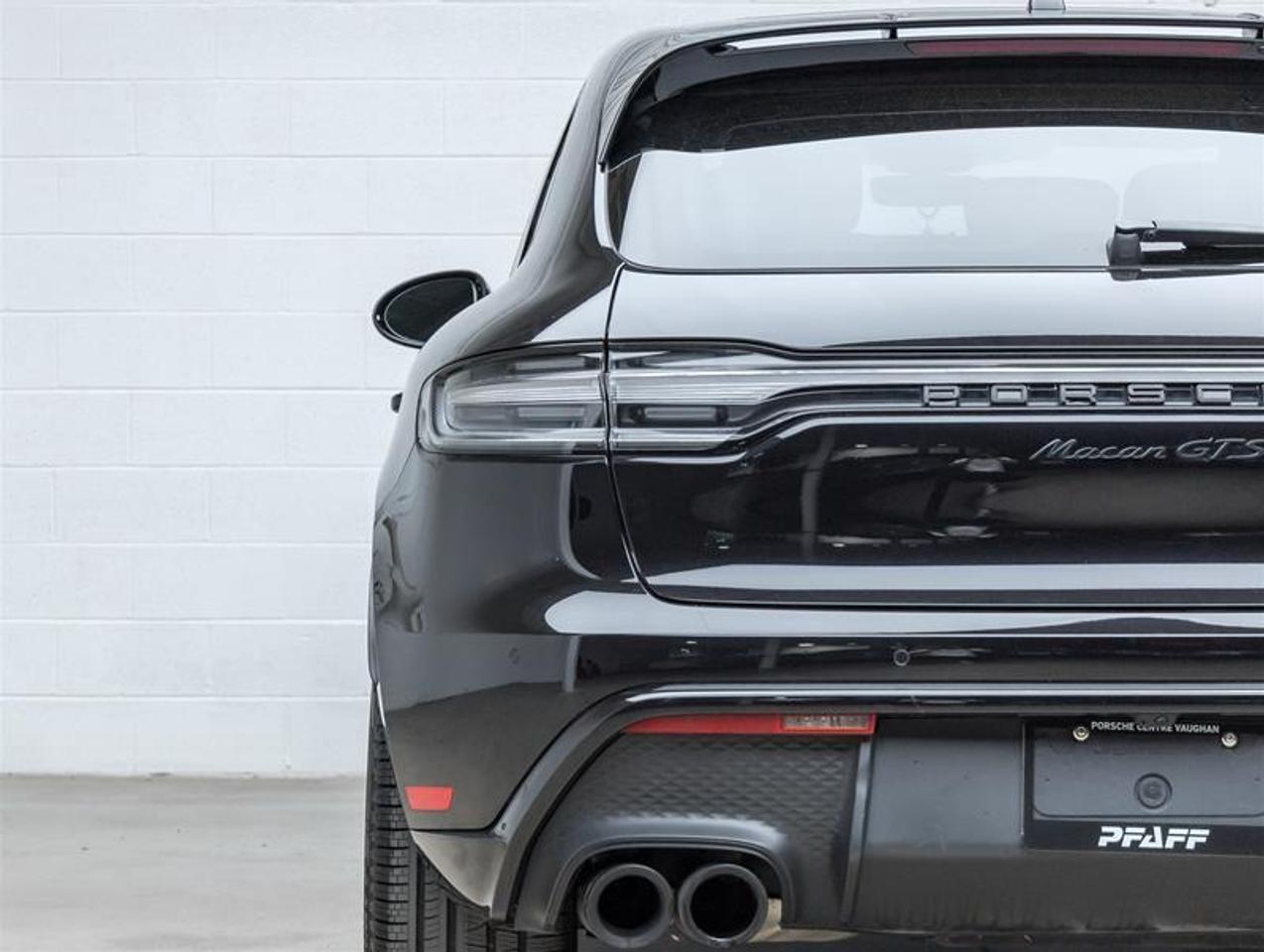 2024 Porsche Macan  Photo