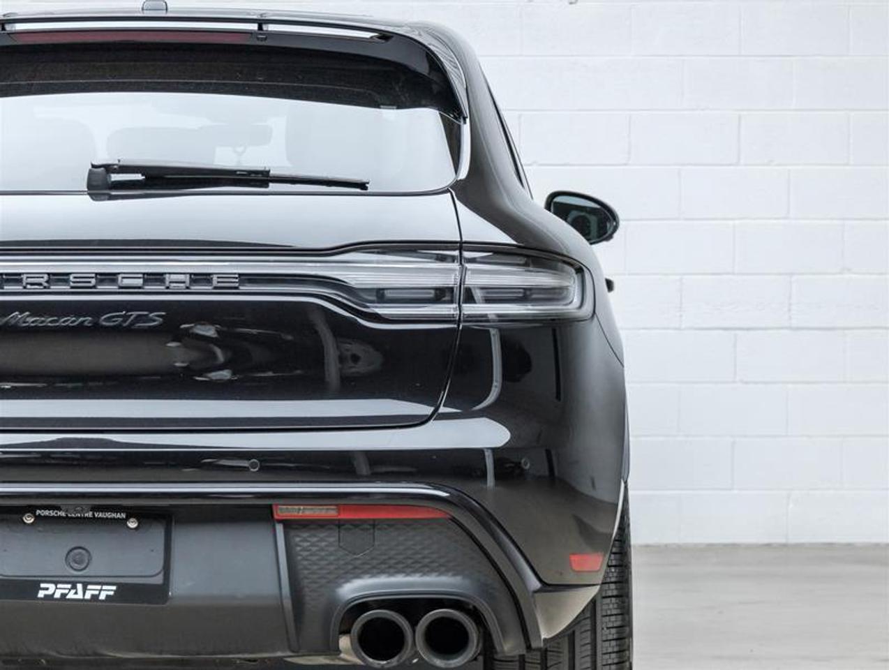 2024 Porsche Macan  Photo