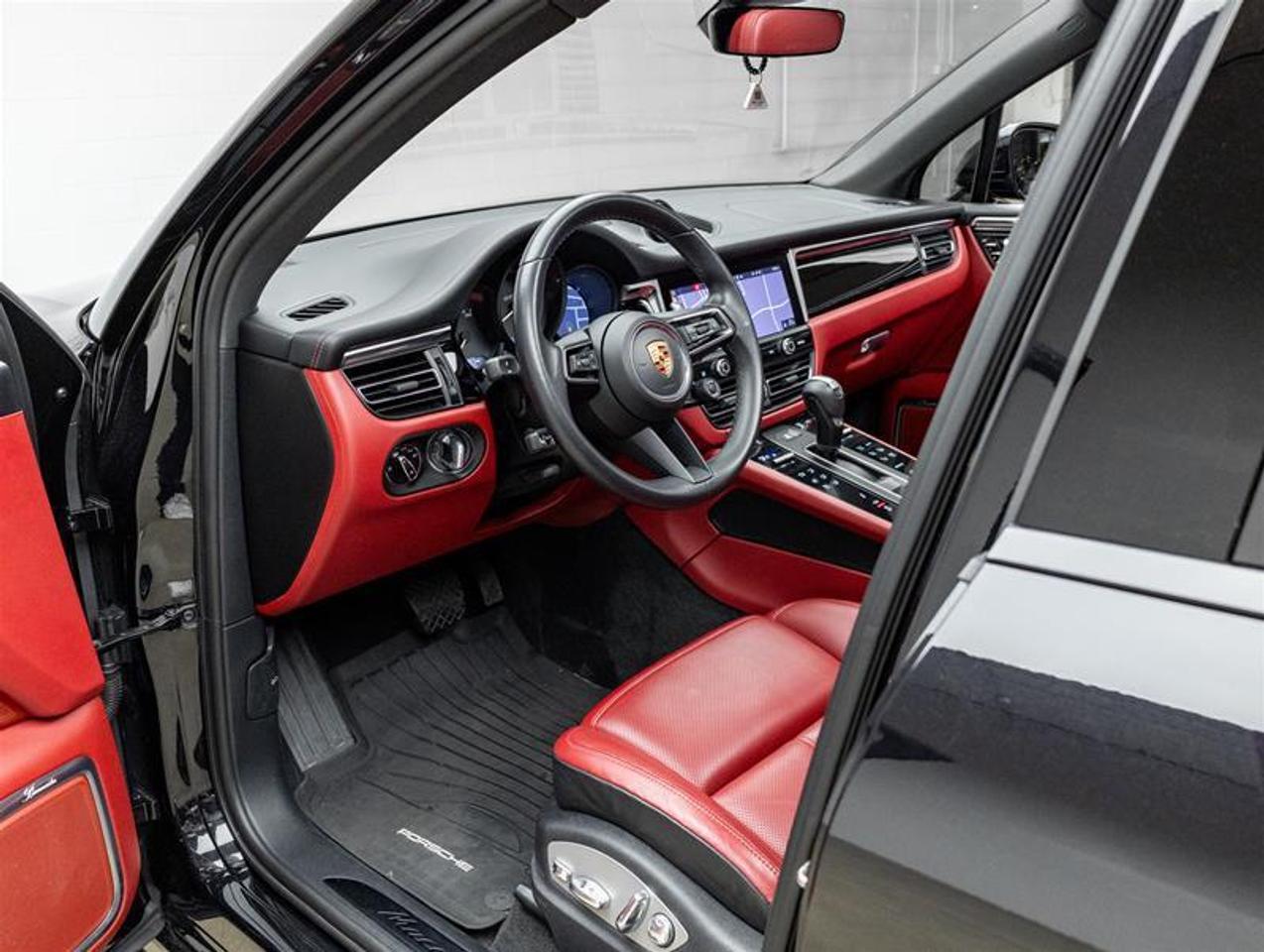 2024 Porsche Macan  Photo